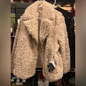 New - no tags reversible Kensie Teddy Bear coat. 
Large